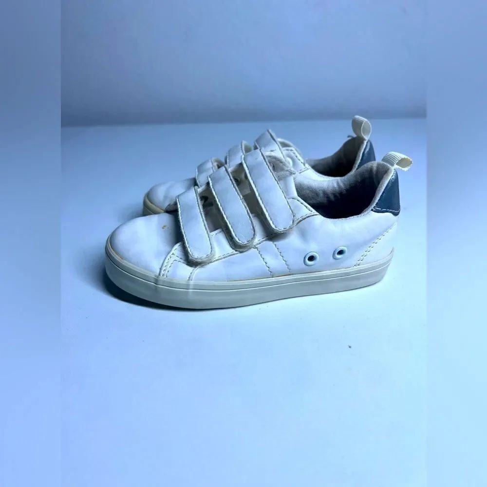Old Navy Toddler Boys Sneaker Size 9 White Triple Strap